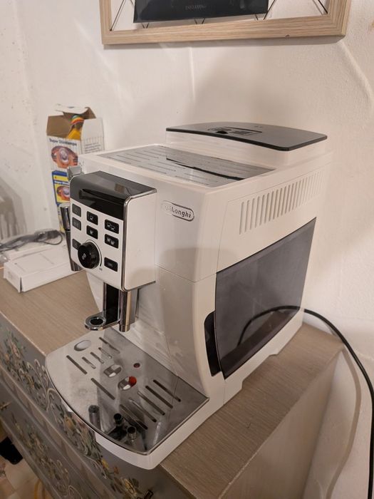 Кавомашина DeLonghi ECAM 13.123 B з Німеччини