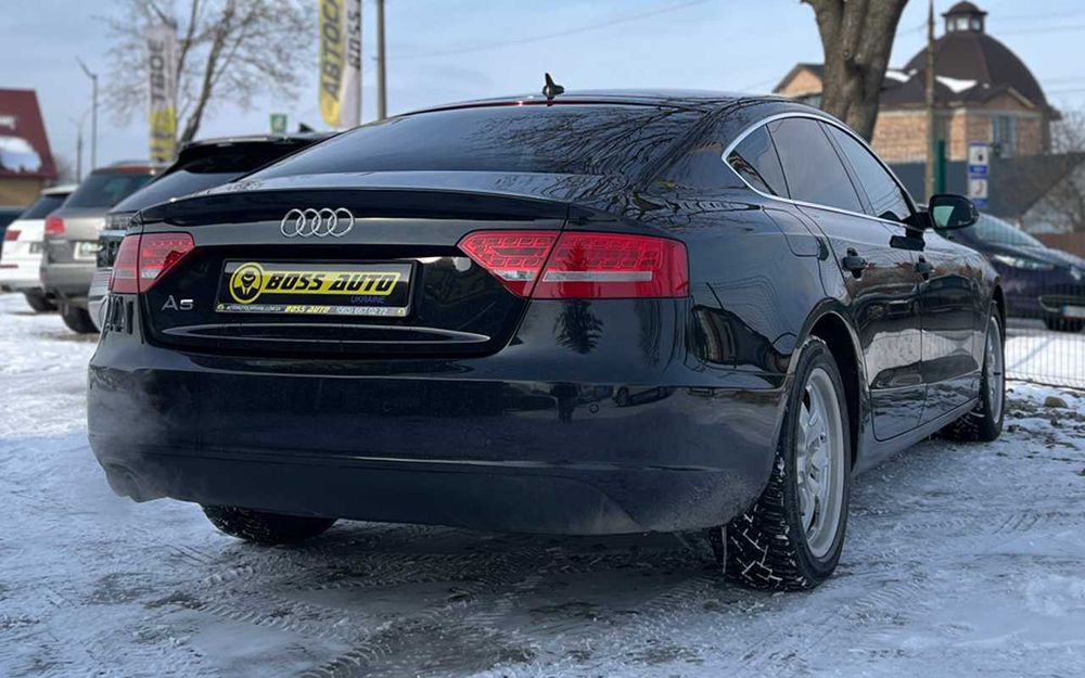 Audi A5     2011