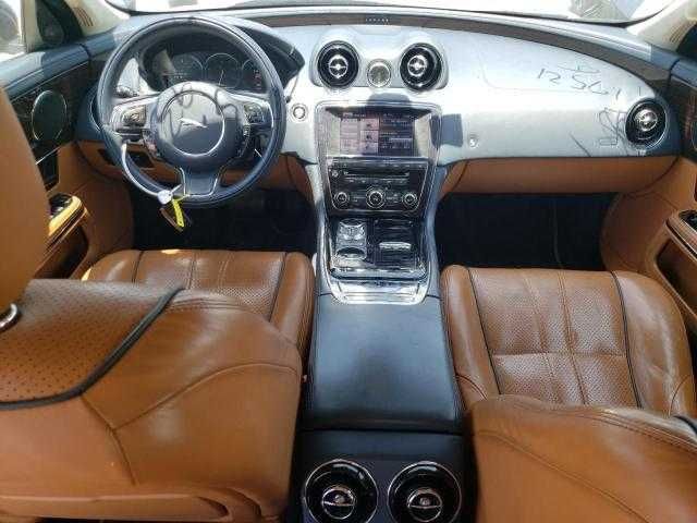 Jaguar XJ z 2013 roku, 5.0L 287 kW, model USA.