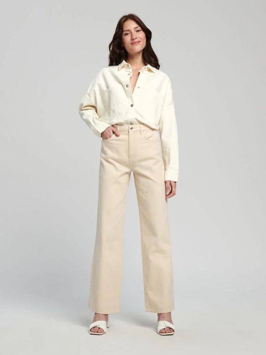 Джинси wide leg high waist Sinsay

2074F-02J

Колір: нюдовий

Р