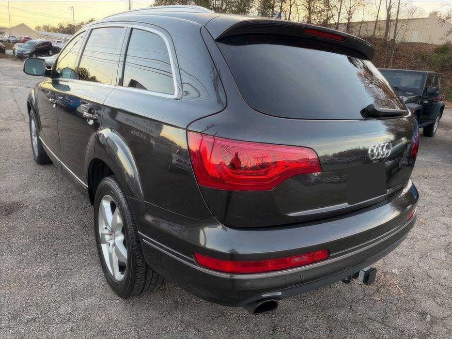Audi Q7      2015