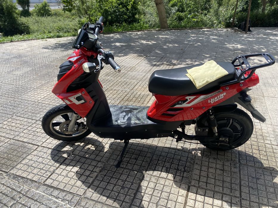 Scooter elétrica