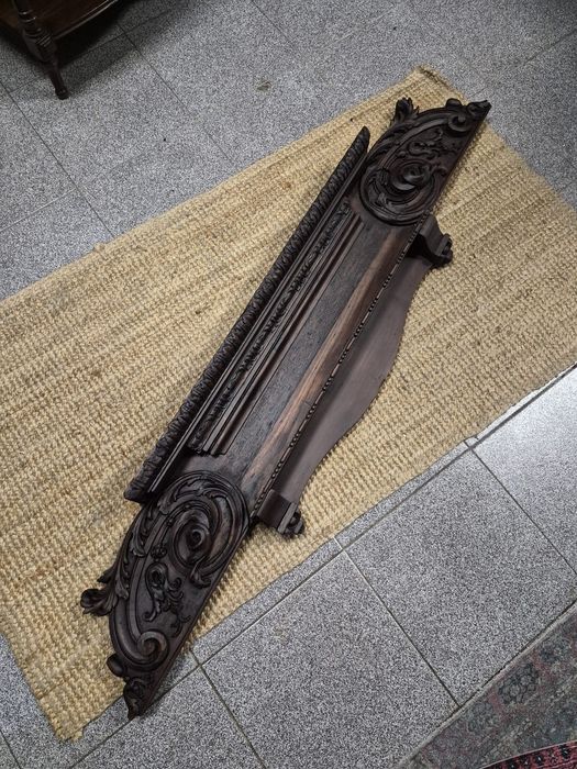 Prateleira Século XIX - Estilo Barroco.