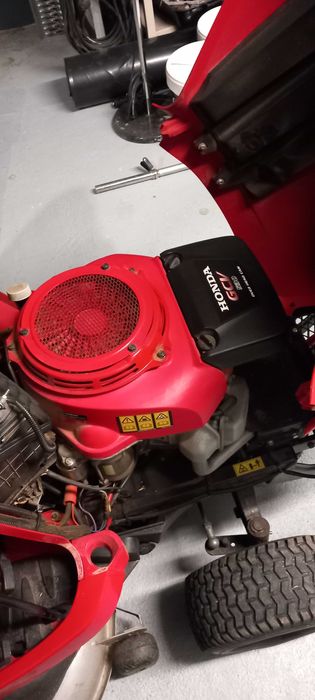 Trator corta relva Honda