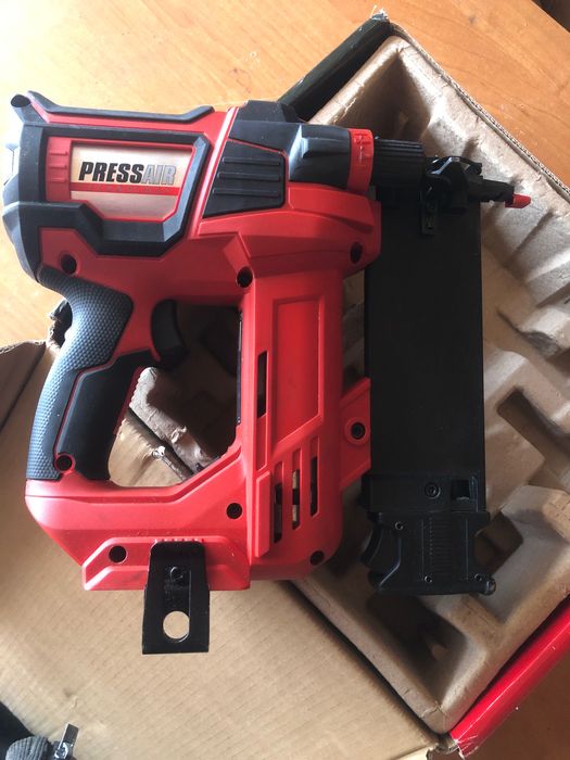 Степлер нейлер потужний фірми Einhell Fixetto 18/50 N X Change18В Solo