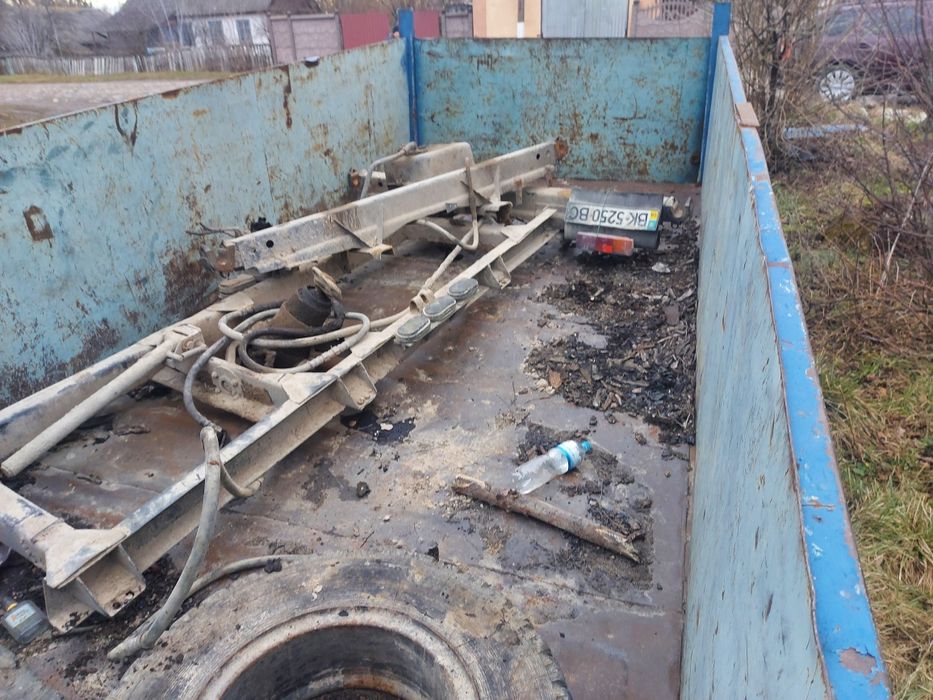 Продам прицеп бортовий