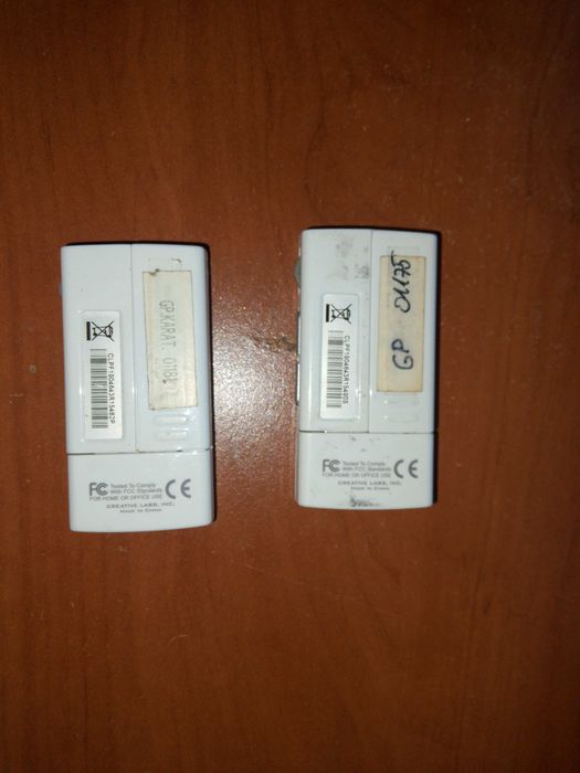 2 x Creative MuVo V100 1GB