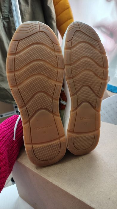 Tamaris zamszowe sneakersy damskie rozmiar 39