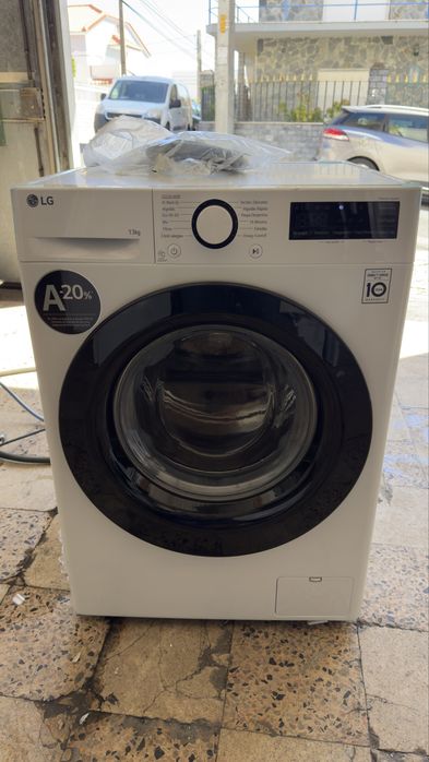 Máquina de Lavar Roupa LG F4WR5013A6W (13 kg - 1400 rpm - Branco)