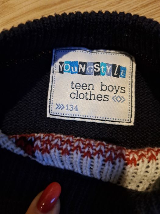 Świąteczny sweter z lamą