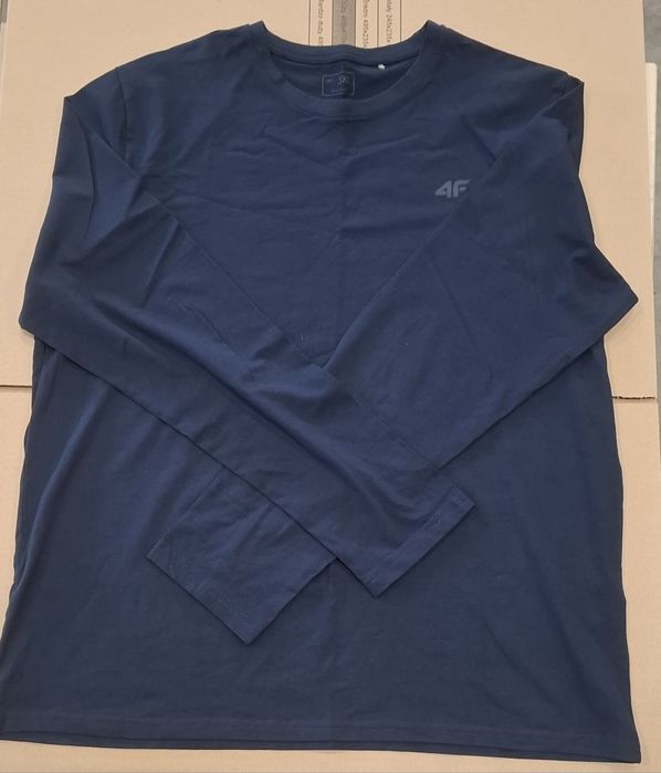 Nowy Longsleeve  4f
