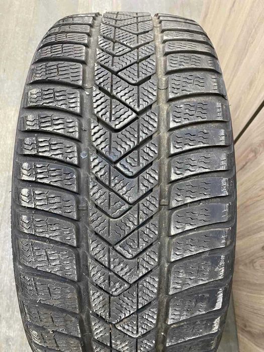 Зимові шини 235/45 R18 (98V) PIRELLI sottozero3: 3 000 грн. - Автошини ...