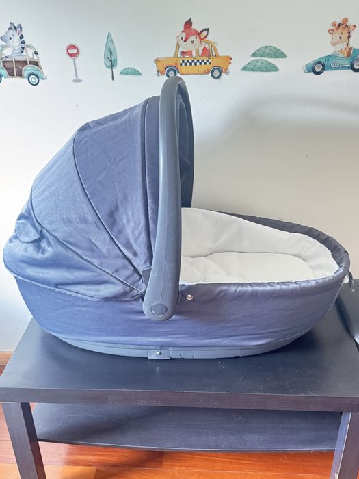 Carrinho de bebê trio chicco / ovo + isofix +alcofa