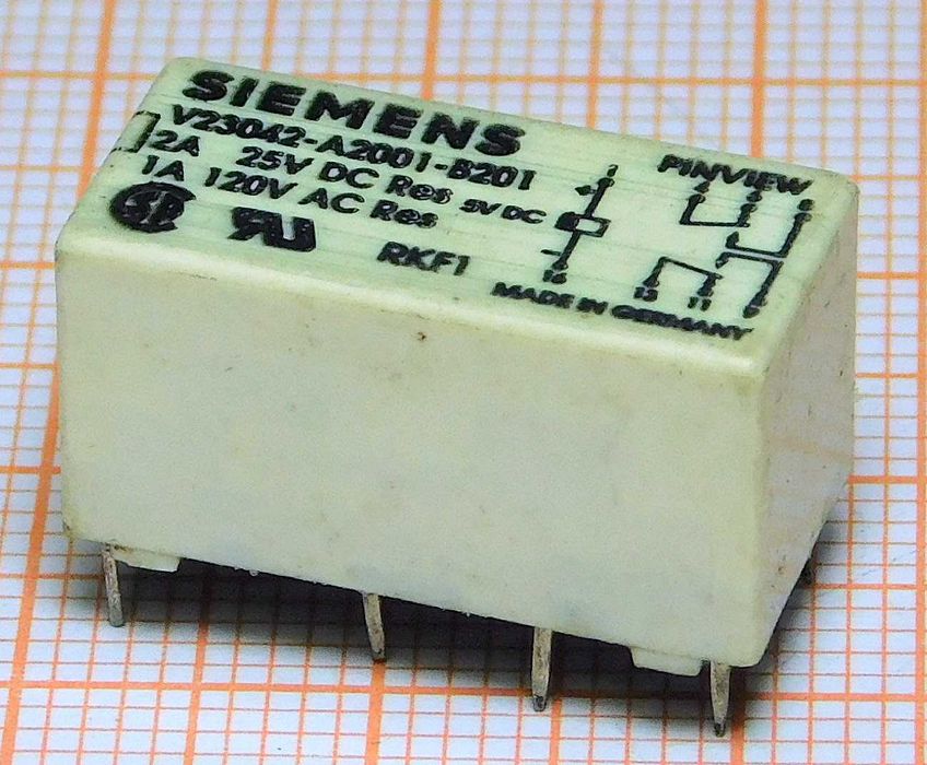 Przekaźnik 5V DC V23042 A2001 B201 SIEMENS [0SN]5W