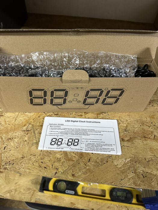 cyfrowy zegar LED 3D (model DS-6609).