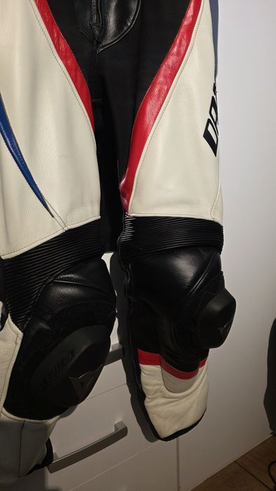 Dainese Veloster D 52 kombinezon skórzany 2 częściowy