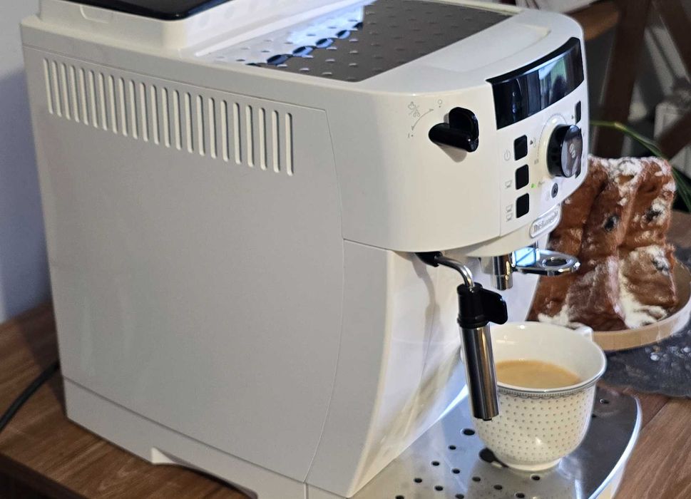 Delonghi Magnifica S, biały