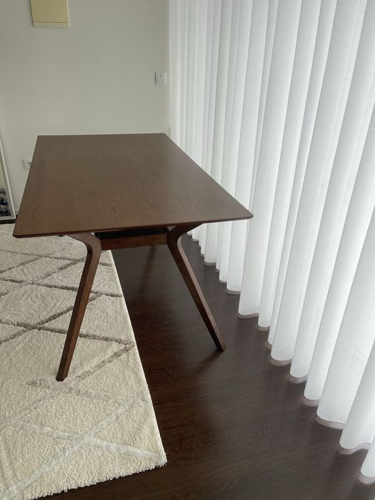 Mesa em Madeira Escura - Sem uso