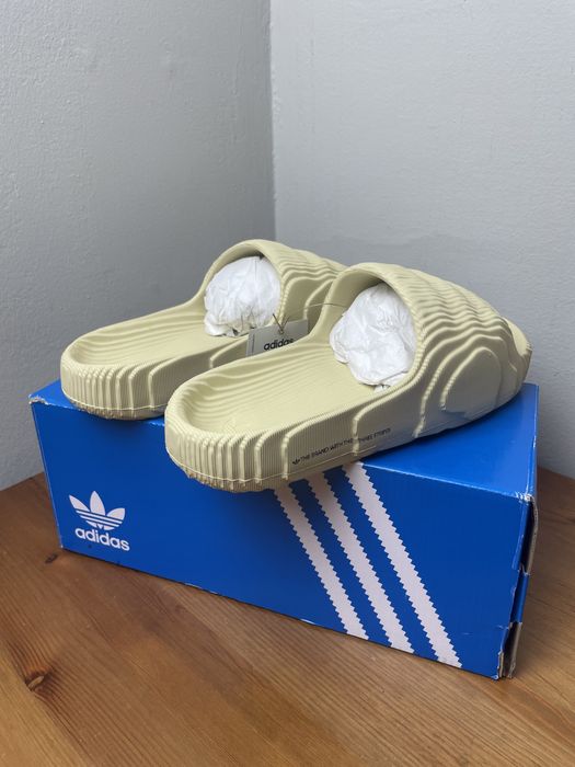 Adidas Slides “sand”