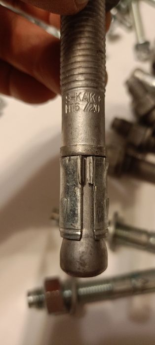 Kotwa stalowa do betonu