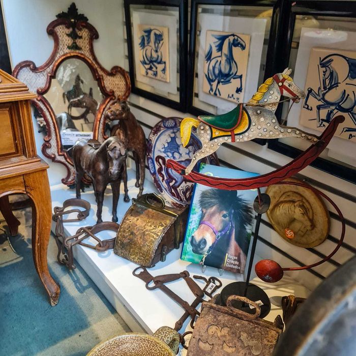 Estribo Antigo Cavalo Madeira Metal – Peça Única