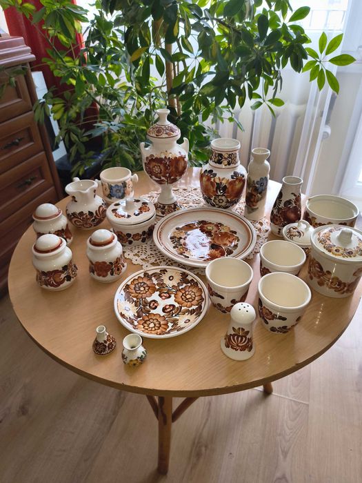 Włocławek Koło ceramika fajans - zestaw 28 elementów