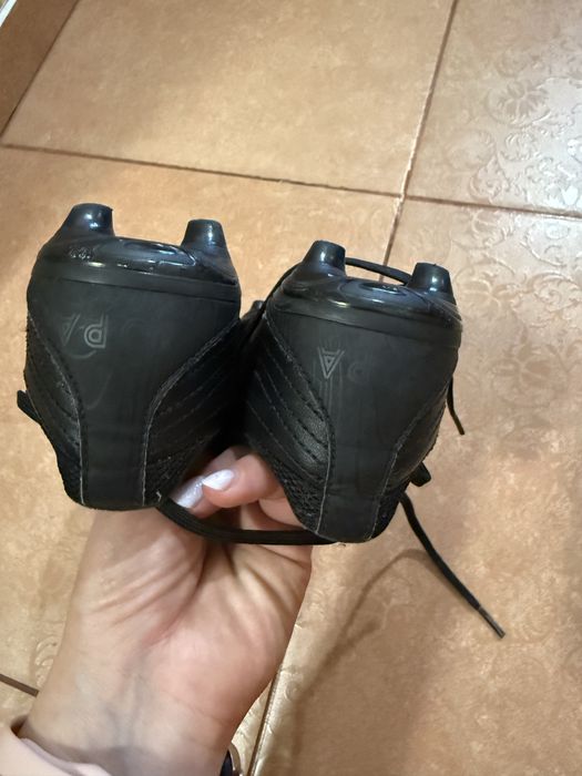 Оригінальні шкіряні копочки adidas