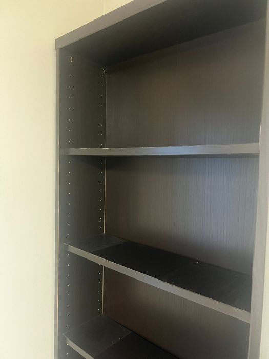 Estante preta escritorio