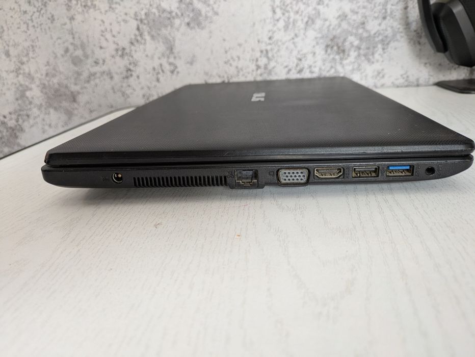 Ноутбук Asus x551c