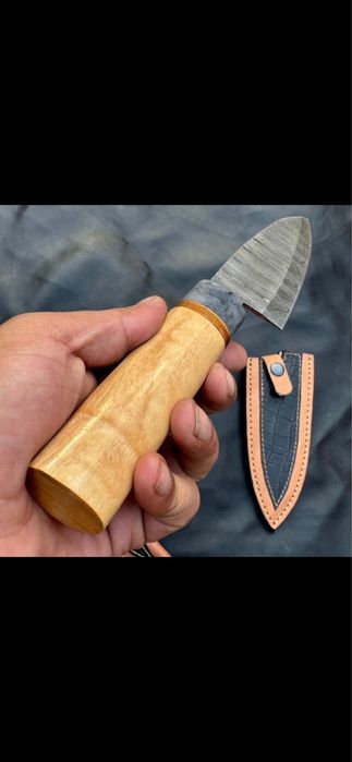 Peça Única – Faca de Chef em Aço Damascus Forjado 10/95 15N20