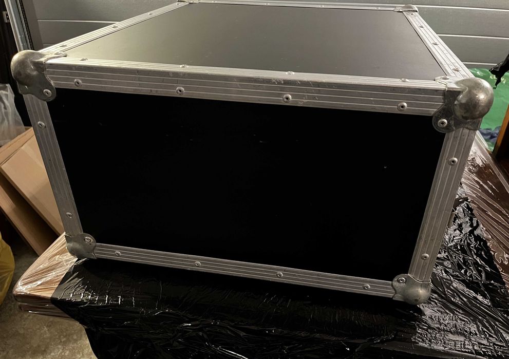 Case Rack kątowy 19'' 4U