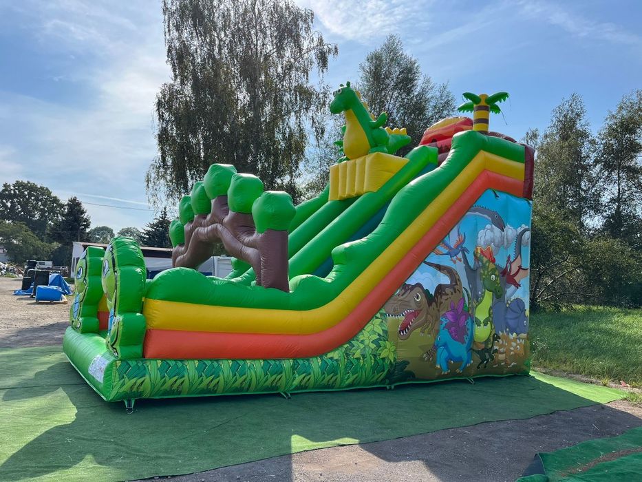 Dmuchana zjeżdżalnia plac zabaw tor przeszkód