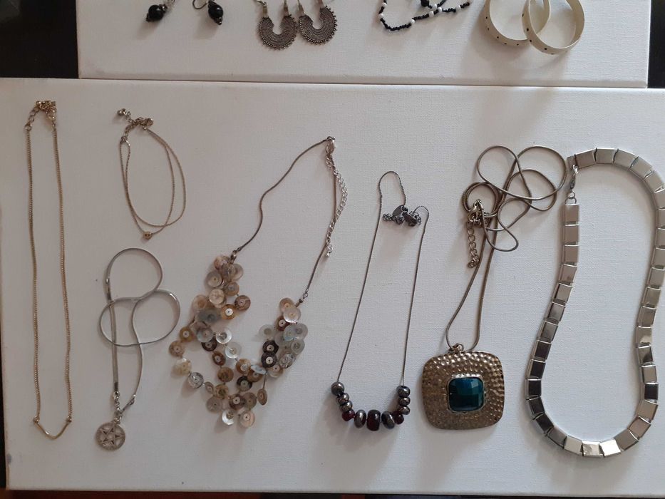 Lote conjunto de bijuterias 40 peças