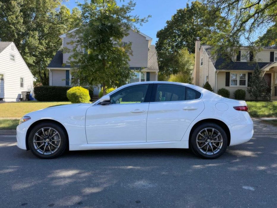 Alfa Romeo Giulia      2018