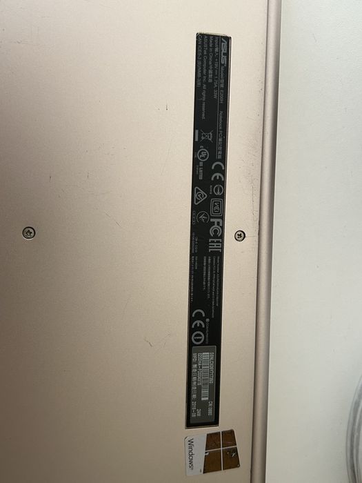 Ноутбук Asus e200h для навчання та не складних ігор