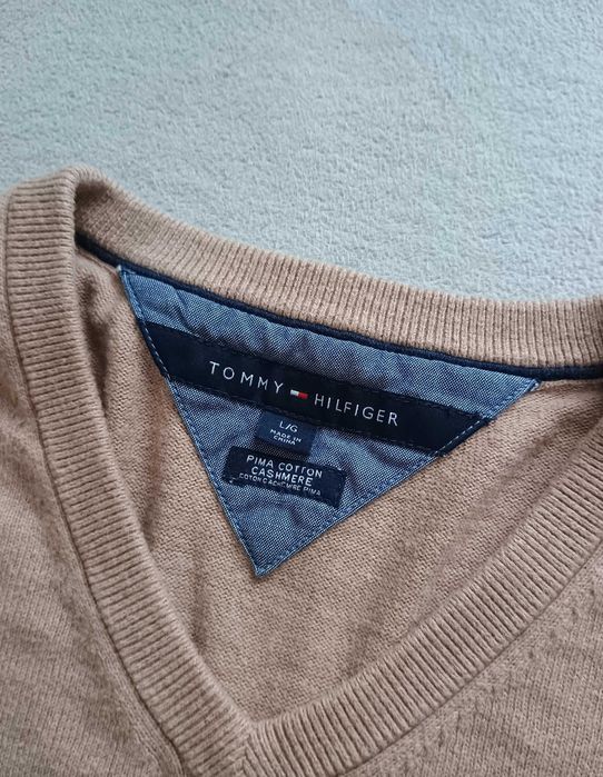Męski sweterek Tommy Hilfiger pima cotton & cashmere rozmiar L, beżowy