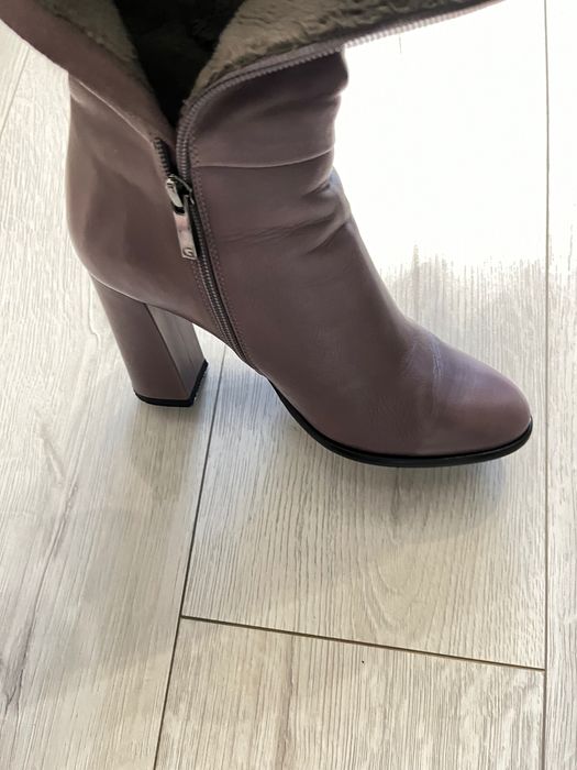 Чоботи шкіряні жіночі