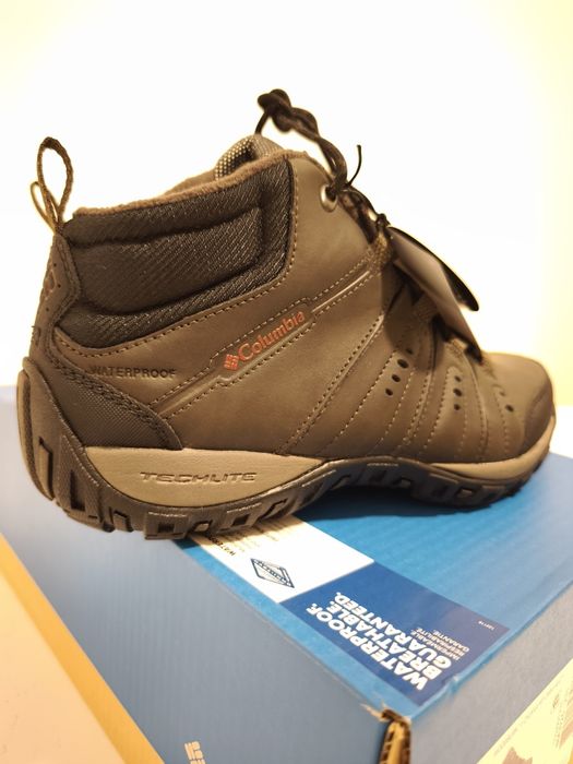 Botas Columbia "Woodburn" Novas - 41