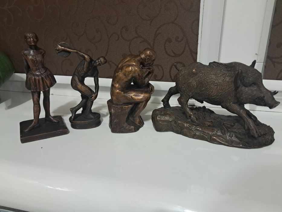 Статуэтки бронза