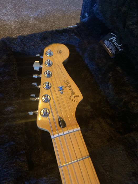 Guitarra eléctrica Fender Stratocaster série Black Edition, 7vias