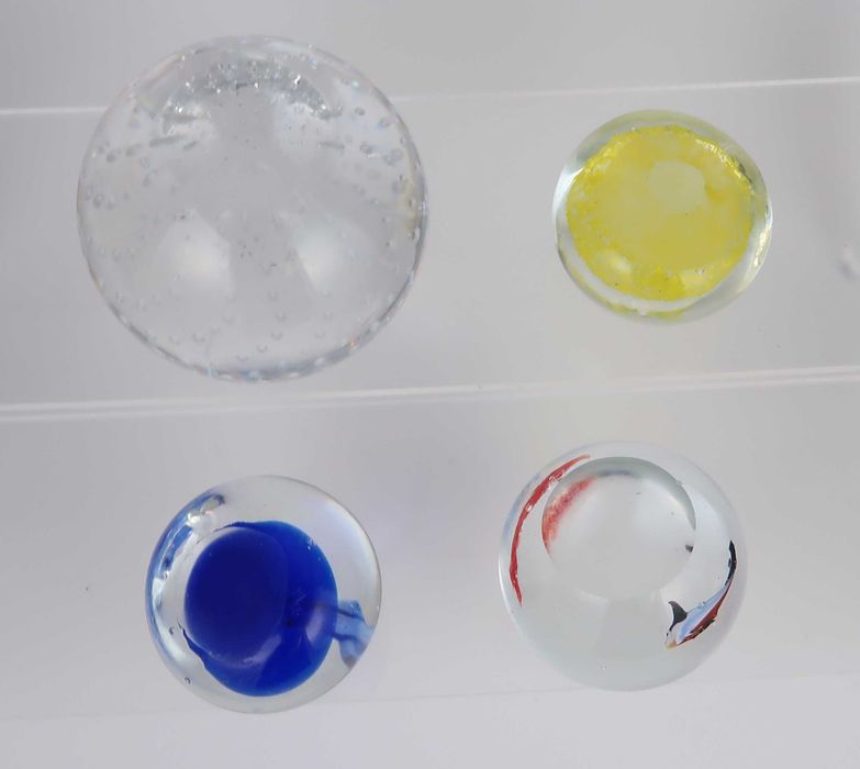 Pisa Papeis antigo em vidro