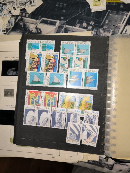 Coleção de selos infindável em bom estado