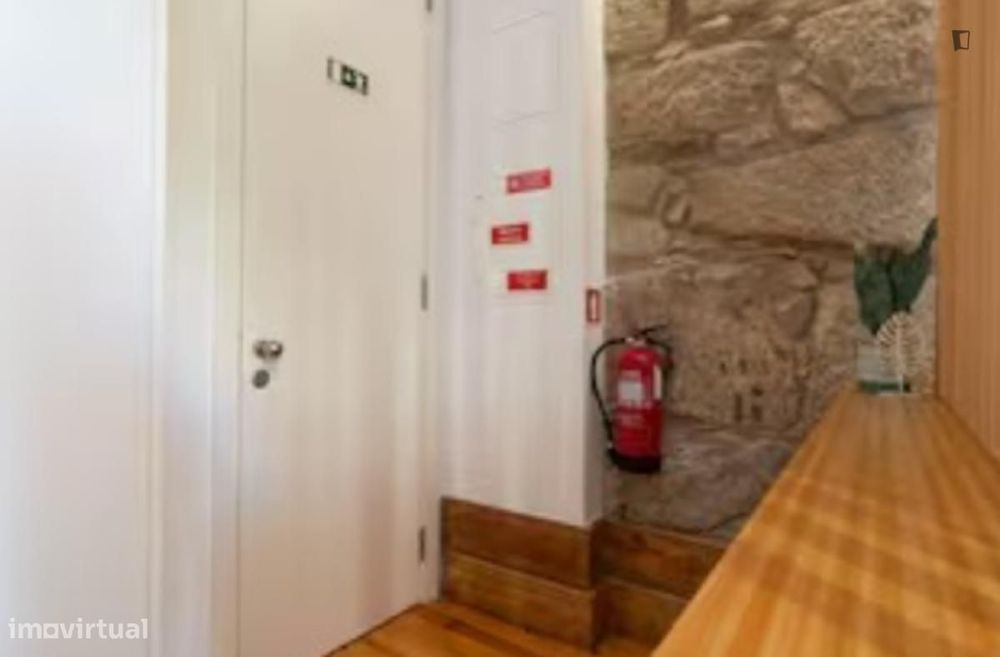 Estúdio - localizado em Cedofeita Porto