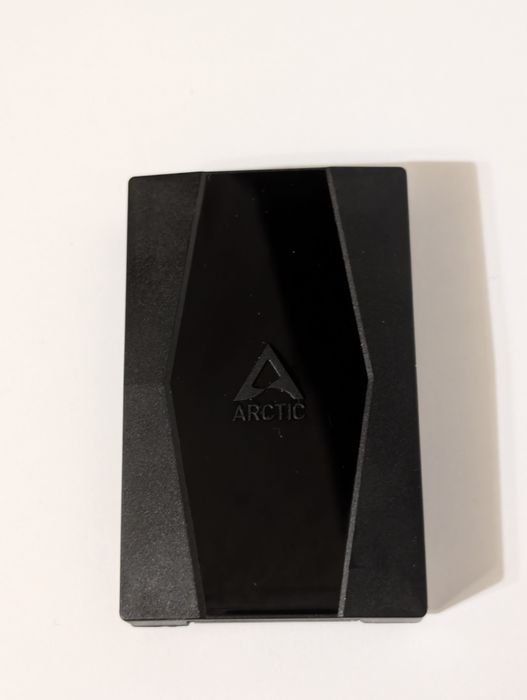 Контролер вентиляторів ARCTIC Case Fan Hub