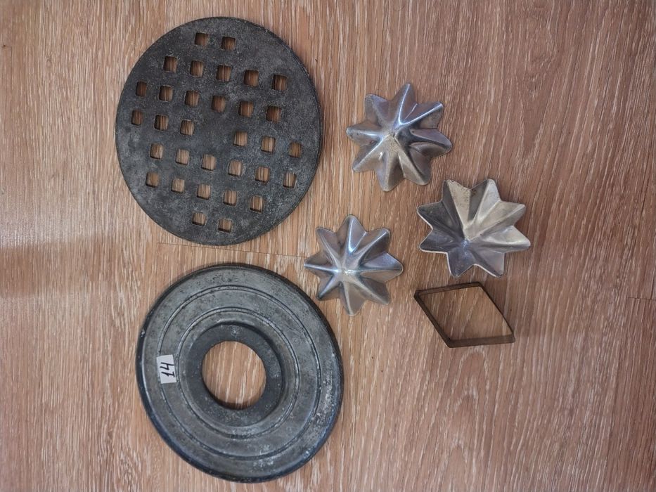 Форма для льда,для запеканок ,для кексов и пасок.Подставка под горячее