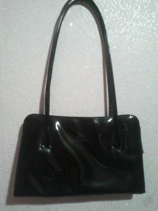 Сумка чорна лакова