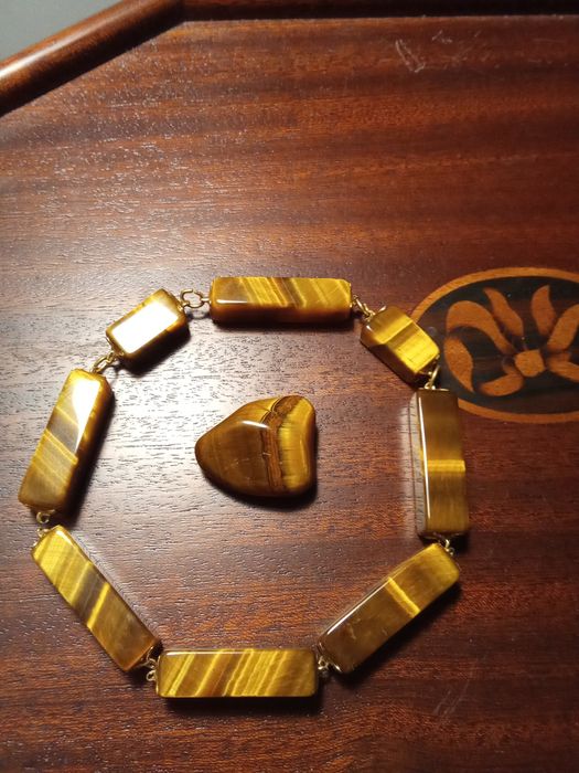 Conjunto de cinco pedras preciosas