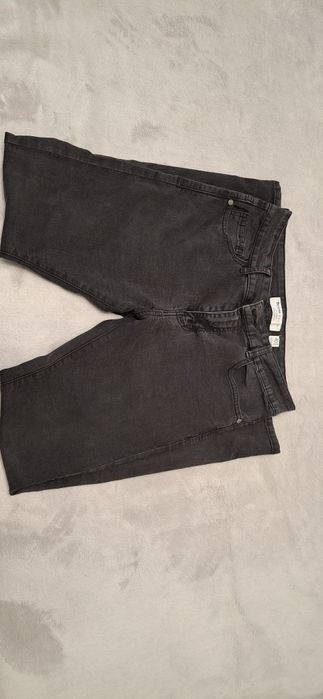 dzinsy czarne roz.40 Bershka