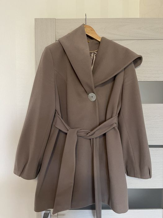 Пальто жіноче