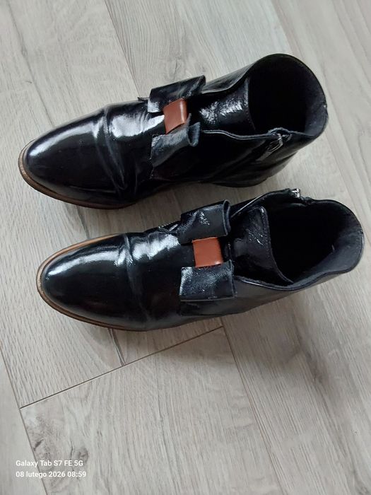 Buty damskie z kokardką